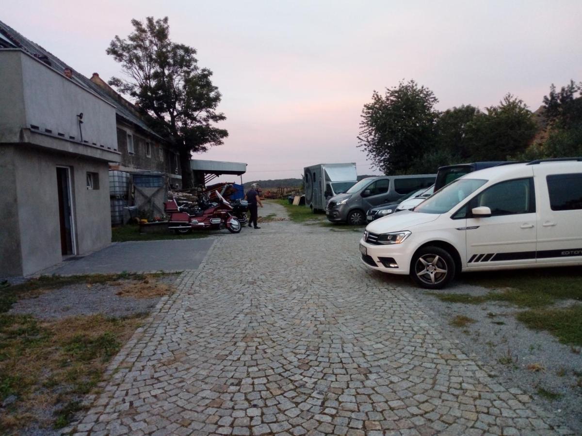U Bronka W Ksiazecym Lesie Niedaszow Exterior photo